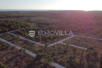 Vodnjan, Mandriol - poljoprivredna parcela s putem 429 m2, 900 m od mo