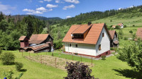 Vrbovsko-Moravice, kuća sa velikom okućnicom