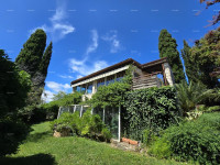 Vrhunska lokacija ! 1 red do mora !