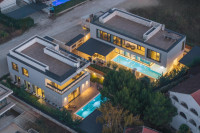 VRSAR,dvije luksuzne kuće u blizini mora