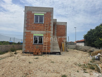 VRSI - apartman u prizemlju površine 78m2