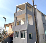 VRSI - dvojna kuća sa 4 zasebne jedinice, 225 m2!