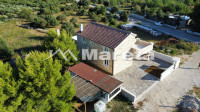 VRSI - KAMENA VILA S BAZENOM