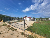 VRSI - montažna kuća s velikim dvorištem na mirnoj lokaciji