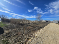 VRSI-ZUKVE-građevinsko zemljište (600m2) udaljeno od mora 350m