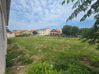 VRSI / ZUKVE - građevinsko zemljište sa dozvolom za gradnju kuće
