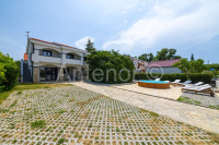 VRSI-ZUKVE- Samostojeća kuća s apartmanima i bazenom