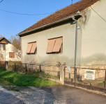 ŽABNICA- obiteljska kuća s gospodarskim zgradama