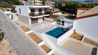 Šibenik, Žaborić, vila, 191,07 m2, 150 metara od mora