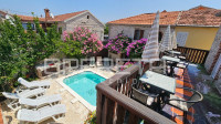 Zadar, Arbanasi – Kuća s bazenom i 6 studio apartmana