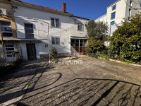 ZADAR-BORIK, duplex kuća na odličnoj lokaciji sa dva stana!!
