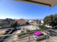 ZADAR – DIKLO, dvosobni stan od 74 m2 na 1. katu, 120 m od plaže!!!