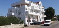 Zadar, Diklo, zgrada s poslovnim prostorom, 5 apartmana, garažama, poz