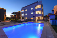 ZADAR - KOŽINO, DVA OBJEKTA 1368 M2, 16 APARTMANA, PRODAJA, BAZEN, POG