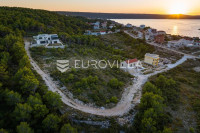 Zadar, Novigrad, atraktivno građevinsko zemljište 1400m2 uz more