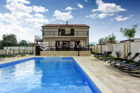 Zadar, Poličnik, prekrasna vila s bazenom