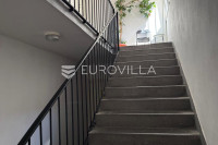 Zadar, Poluotok, stan 52,20 m² s dvije spavaće sobe, za adaptaciju