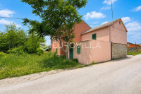 Zadar, Privlaka, dvojna kuća za renovaciju 300 m od mora