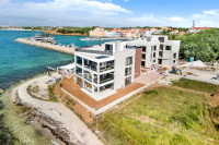 Zadar, Privlaka, luksuzni dvosoban stan 1. red do mora, 85,57 m²