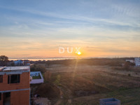 ZADAR, PRIVLAKA - EKSKLUZIVNO U DUX-U! Moderan penthouse s pogledom na