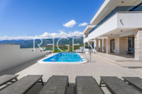 Zadar, Rovanjska – vila 220 m², bazen i pogled na more