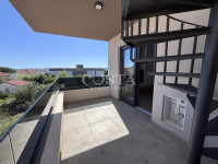 ZADAR, SKROČINI - Namješteni penthouse s pogledom na more u novogradnj