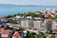 Zadar, Sukošan, dvoetažni stan s krovnom terasom i pogledom na more
