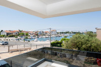 Zadar, Sukošan, luksuzni trosobni stan s terasom i pogledom na more