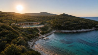 ZADAR - VILA NA OSAMI- 32.000m2 PRVI RED UZ MORE