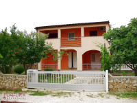 Zadar - Vir, kuća katnica 200 m2.