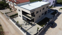 ZADAR - VIR, LUKSUZNA VILA 350 M2, 2 RED OD PLAŽE, POGLED!!!