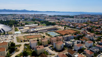 ZADAR – VIŠNJIK | MODERNO UREĐEN STAN S GARAŽOM, OSTAVOM I PARKIRNIM M
