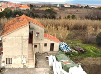 ZADAR, VRSI - Kuća katnica za adaptaciju