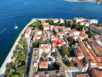 Zadar, Poluotok – zgrada sa 6 stanova i 2 poslovna prostora, 185 m²