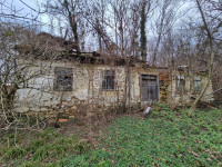 Zagorje, građevinsko zemljište s dvije ruševne građevine