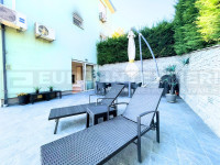 Zagreb, Borčec, dvoetažan četverosoban stan 116 m2 + vrt 390 m2 + 2PM