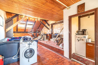 Zagreb, Britanski trg, tavanski stan 135 m² za renovaciju, potencijal
