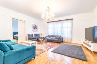 Zagreb, centar, prostran trosoban stan 125 m² s liftom