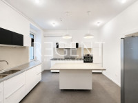 Zagreb, Centar – stan 135 m² za najam, renoviran 2026., 1. kat