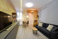 Zagreb, Centar, Trg Bana Jelačića, uređeni dvosobni stan 45 m²