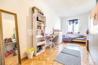 Zagreb, Donji grad, peterosoban građanski stan, 77 m²