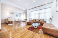 Zagreb, Donji Grad, Savska uređen trosoban stan 70 m²