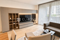 Zagreb, Heinzelova, VMD, četverosoban stan 109 m², 2 garažna parkirna