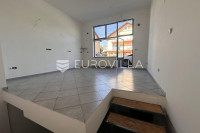 Zagreb, KAMENARKA, poslovni prostor, ulični lokal s izlogom, 55 m²