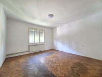 Zagreb, Kustošija kuća za smještaj radnika površine 178 m2
