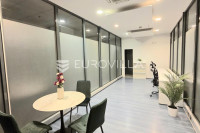 Zagreb, Kvaternikov trg, namješten poslovni prostor 26 m² na 2. katu p