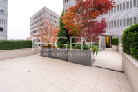 Zagreb, Maksimir – Prostran trosoban stan s terasom