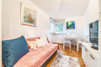 Zagreb, Nazorova, trosoban stan 55 m² u potkrovlju zgrade s liftom