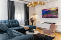 Zagreb, Savica, luksuzan trosoban stan s parkingom NKP 92 m2