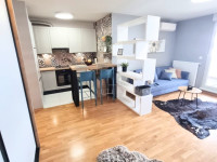 Zagreb, Špansko prekrasna garsonjera NKP 45 m2